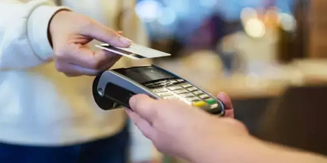 Kredi kartı kullananlar dikkat! İşte masadaki 'kısıtlama' seçenekleri