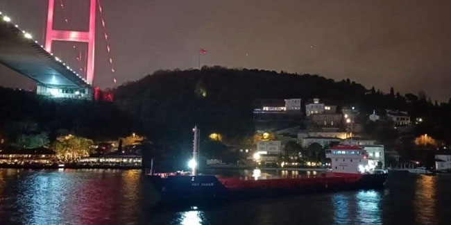 Kargo gemisi arızalandı: İstanbul Boğazı'nda trafik askıya alındı