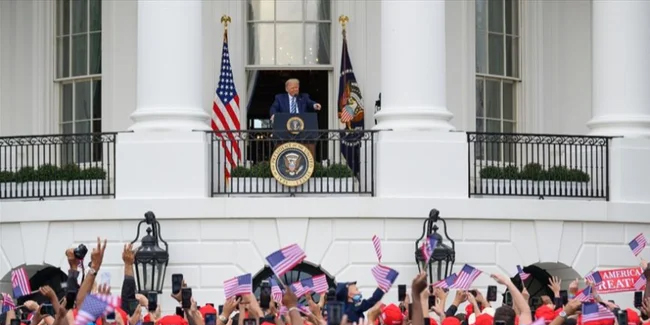Trump Beyaz Saray’dan halka seslendi