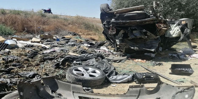 Isparta'da korkunç kaza! Takla atan otomobilde 2'si ağır 4 kişi yaralandı
