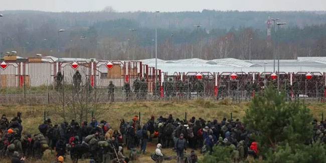 Göçmenler Polonya sınır kapısına dayandı!