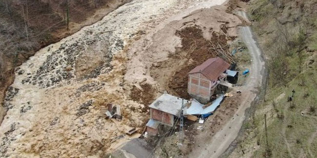 AFAD açıkladı: Sürmene'deki heyelan nedeniyle riskli bölgedeki 19 ev boşaltıldı