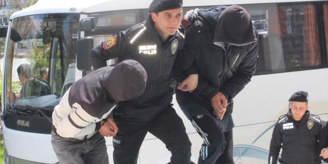 'Kökünü Kurutma' operasyonunda yakalanan 112 kişi adliyeye sevk edilmeye başlandı