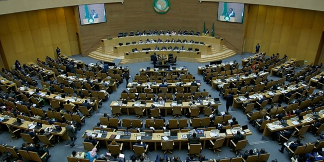 Afrika Birliği Mali'de 16 ay içinde seçim istedi
