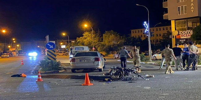 Erzurum'da korkunç kaza! Motosiklet otomobille çarpıştı: 1 ölü 1 yaralı