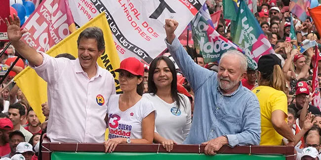 Brezilya'da seçim günü: Bolsonaro ve Lula karşı karşıya