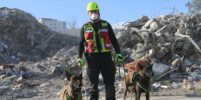 Deprem bölgesinde 5 günde 10 kişiye ulaşan köpekler
