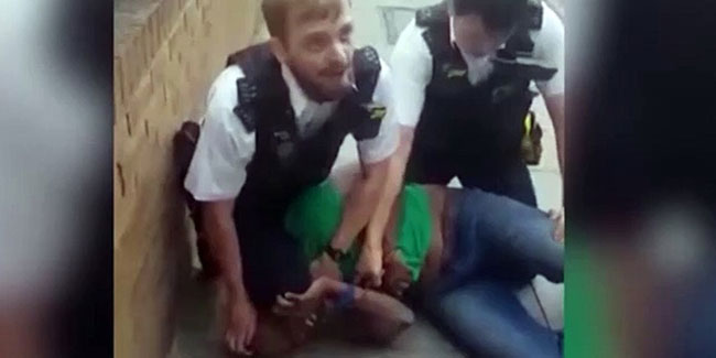 İngiltere'de polis şiddeti saniye saniye kamerada
