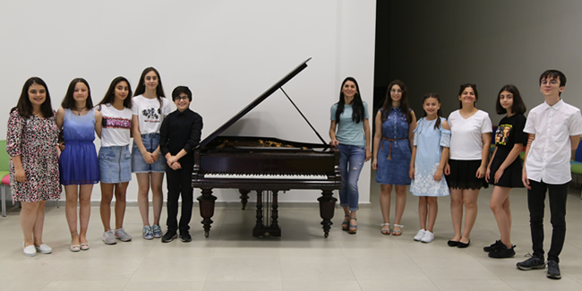 Artvinli genç piyanistlere İtalya’dan önemli davet