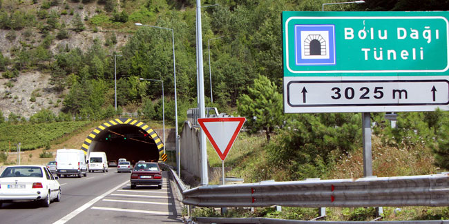 Bolu Dağı tüneli, çift yönlü olarak ulaşıma açıldı