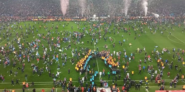 Antalyaspor Başkanı Aziz Çetin'den flaş sözler! Kaos olmasın diye takımı sahadan çekmedik