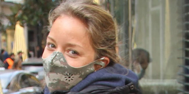 Bade İşçil: Ruj yerine maske taşıyorum