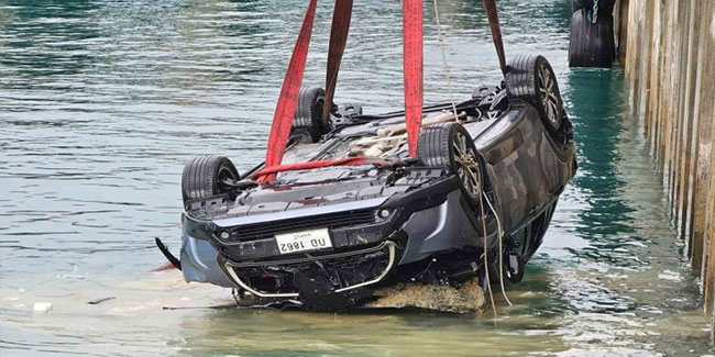 Yer: Tayland! Otomobil iskeleden suya düştü, iki ölü