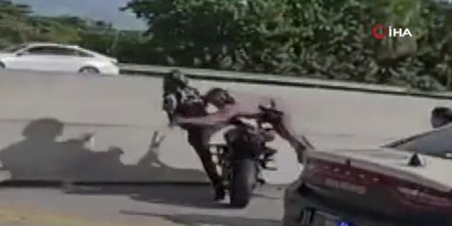 ABD’de polis, motor sürücüsünün üzerine atladı