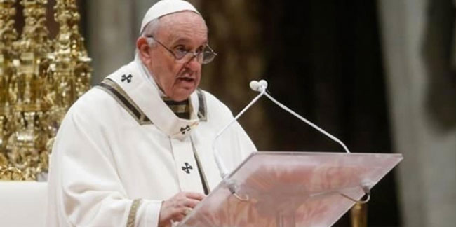 İngiliz spikerden Papa gafı: Ölümü açıklandı