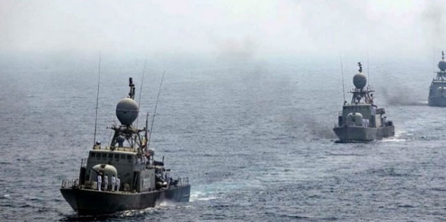 İran'da çıkartma gemisi battı: 7 kayıp