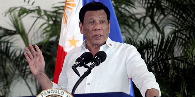 Filipinler Devlet Başkanı Duterte uyuşturucu kaçakçılarını öldürmekle tehdit etti