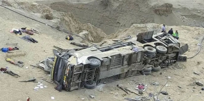 Yolcu otobüsü uçuruma düştü: 25 ölü, 35 yaralı