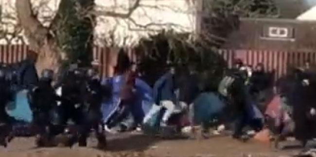 Fransız polisi göçmenleri kovaladı, çadırlarına el koydu