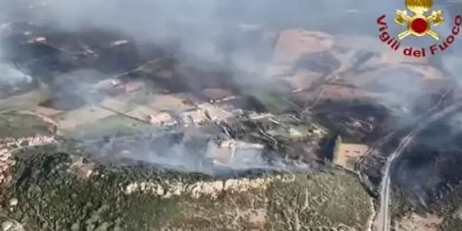 Sardinya adasında orman yangını