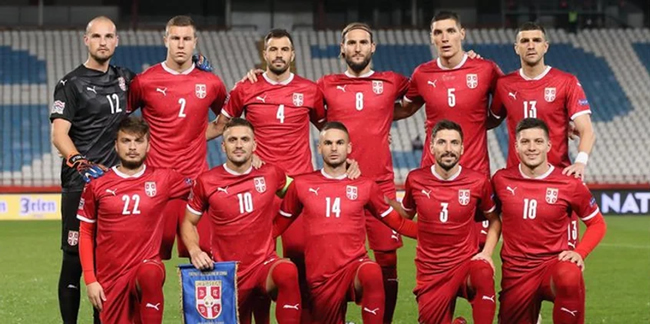 Sırbistan'da 7 futbolcu kadrodan çıkartıldı