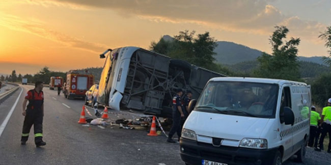 Denizli'de tır yolcu otobüsüne çarptı! 6 ölü, 43 yaralı