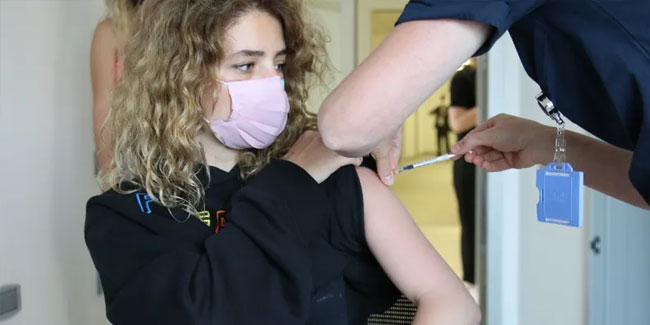 Şili’de Covid-19 aşı yaşı 6'ya düştü