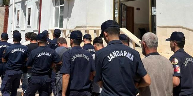 Antalya'da 84 düzensiz göçmen yakalandı