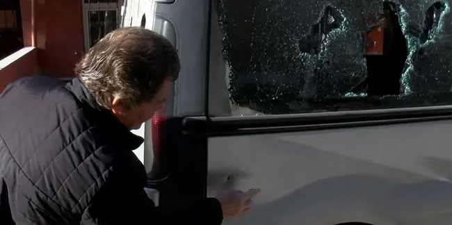 Esenyurt'ta damat dehşeti: Baltayla minibüsü parçaladı