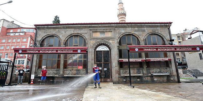 Trabzon'da camiler cuma namazına hazırlanıyor!