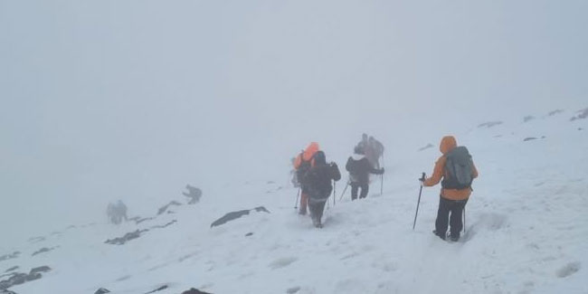 Ağrı Dağı turistleri ağırlamaya devam ediyor