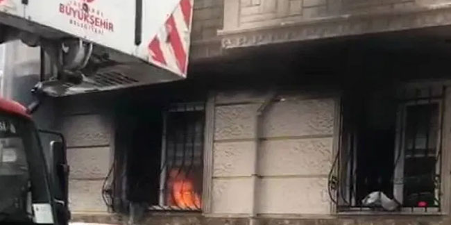Esenyurt'ta bir adam eşi ve çocuklarının içinde bulunduğu daireyi yaktı