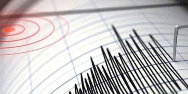 Antalya'da deprem oldu! Vatandaş panik yaşadı