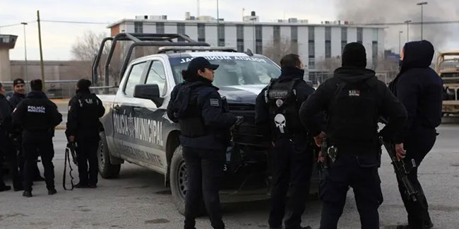 Hapishaneye kanlı saldırı: 14 kişi öldü, 24 mahkum firar etti