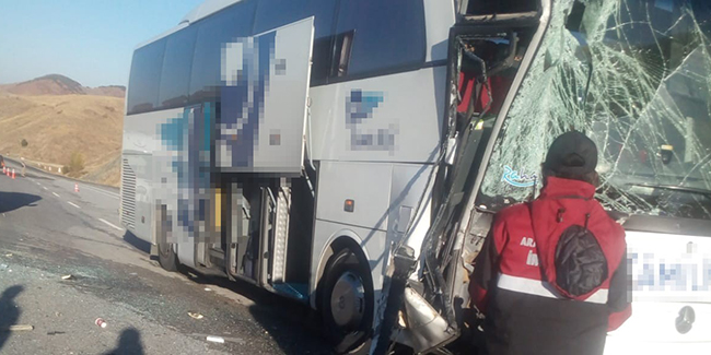 Tırla otobüs çarpıştı 6 yaralı