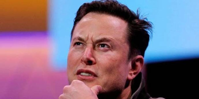 Elon Musk Tesla’da işe alımları durdurdu