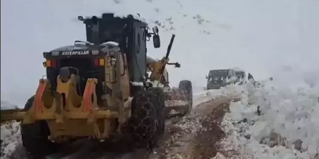 Siirt'te yoğun kar yağışı: Mahsur kalan 15 kişi kurtarıldı