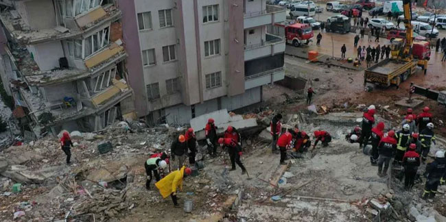 YÖK Başkanı Özvar'dan depremzede öğrencilerle ilgili flaş karar!