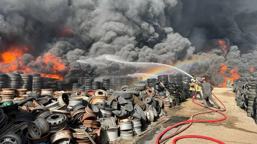 Ankara'da hurdacılar sitesinde yangın: Patlamalar devam ediyor