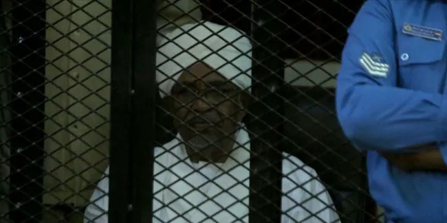 Devrik Sudan liderine yolsuzluktan 2 yıl hapis cezası