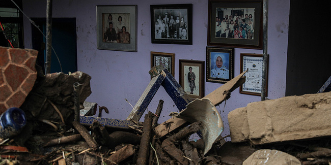 Endonezya’da sel: Ölü ve kayıplar var