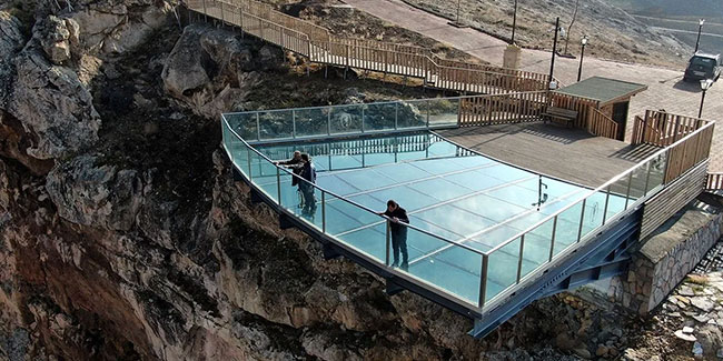 Anadolu'nun en yüksek cam seyir terasında intihar