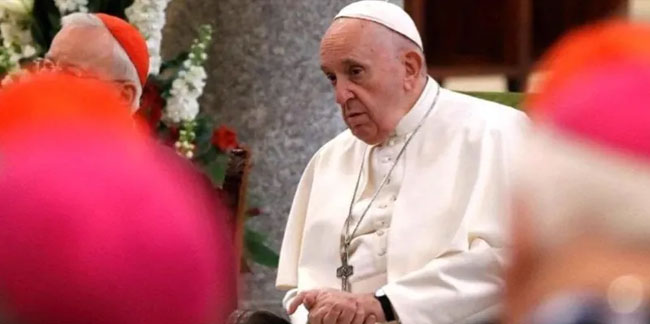Papa, Portekiz'de tacize uğrayan mağdurlarla görüştü