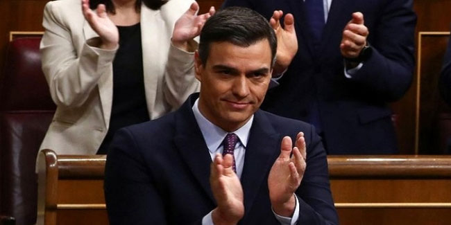İspanya'da her şeye rağmen azınlık sol koalisyon hükümeti kuruluyor