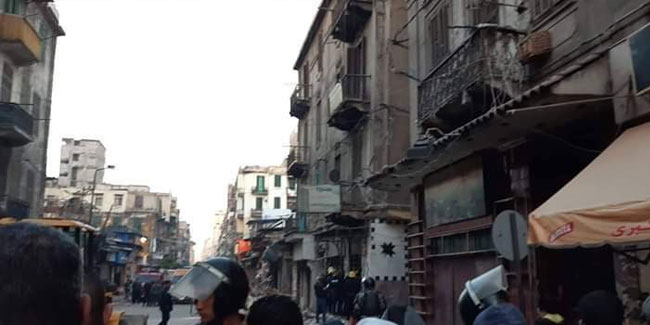 Mısır'da kafenin olduğu 3 katlı bina çöktü: 5 ölü