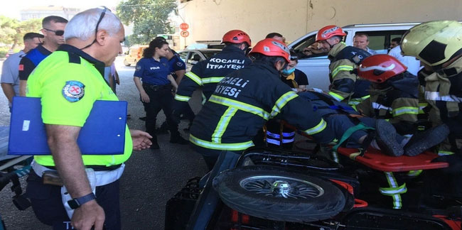 Kocaeli'de feci kaza! Seyir halindeki elektrikli motosiklet devrildi, yaşlı çift ölümden döndü