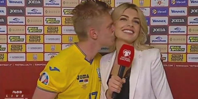 Ukraynalı futbolcu röportaj sırasında muhabiri öptü