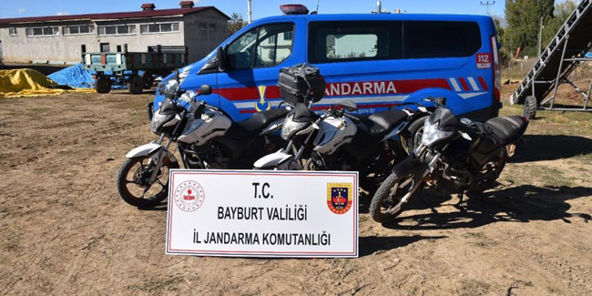 Bayburt'ta motosiklet hırsızı 4 kişi tutuklandı