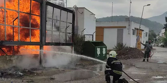 Bodrum'da peş peşe yıldırımlar yangınlara neden oldu