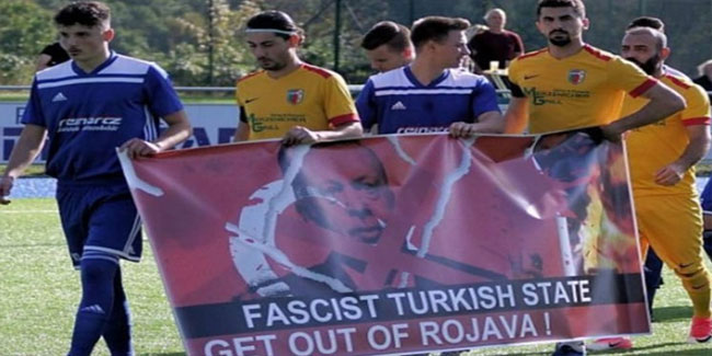 O çirkin pankarta Türkler sessiz kalmadı